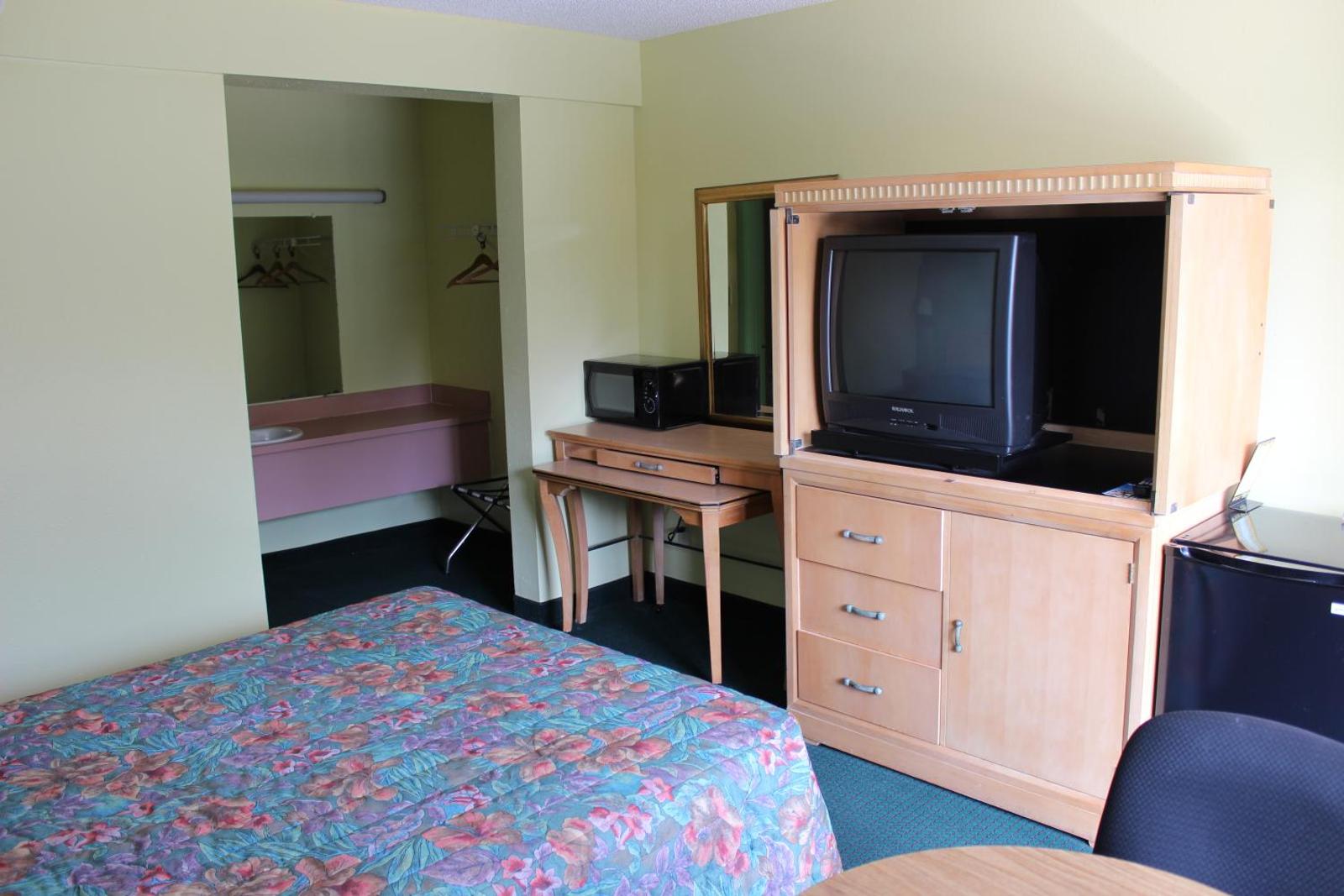 Travelers Inn Gainesville Main image 1